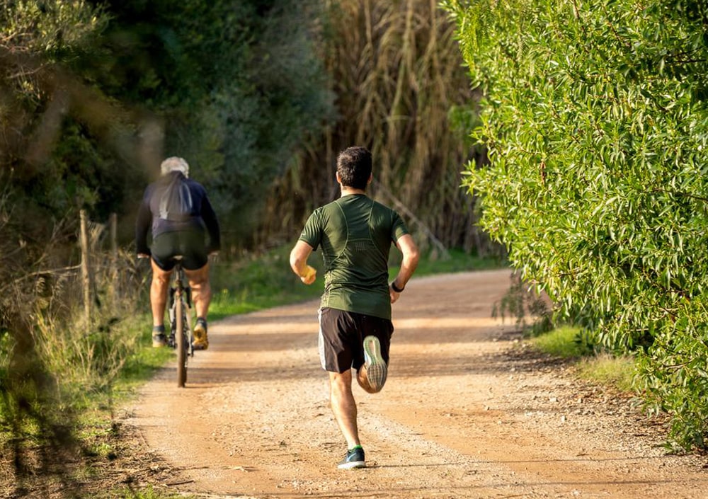 vilamoura jogging man in nature